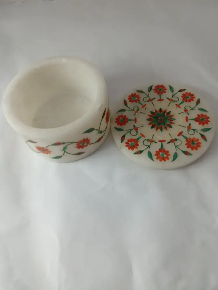 #05 Marbled inlay trinket box