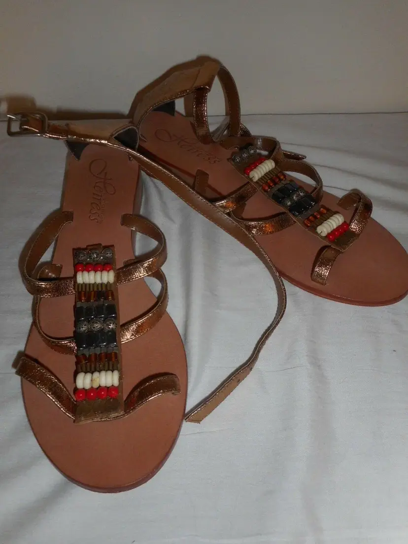 EUC Beaded Bronze Womens Size 8 Sandals 1 1/4" heels Heiress