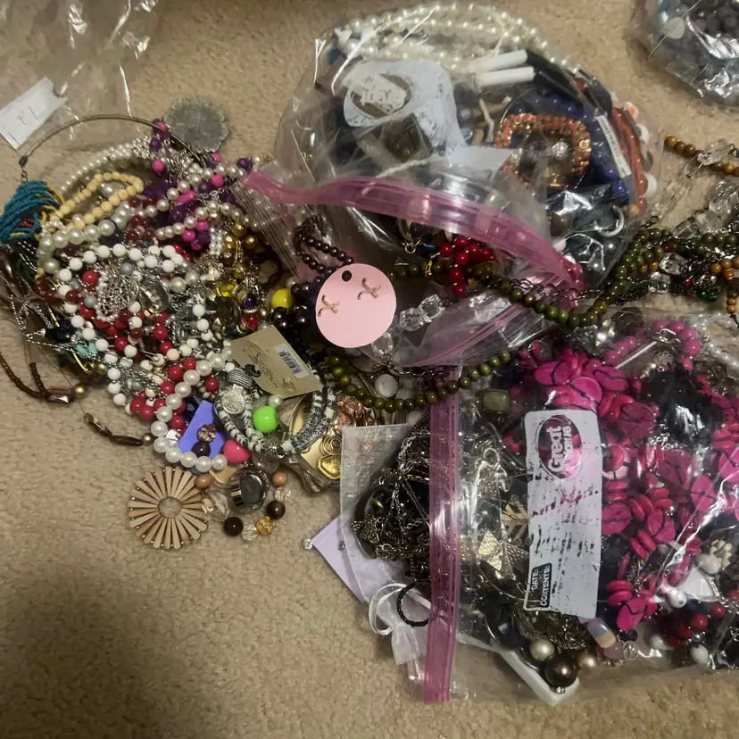 #51 - Jewelry Pile