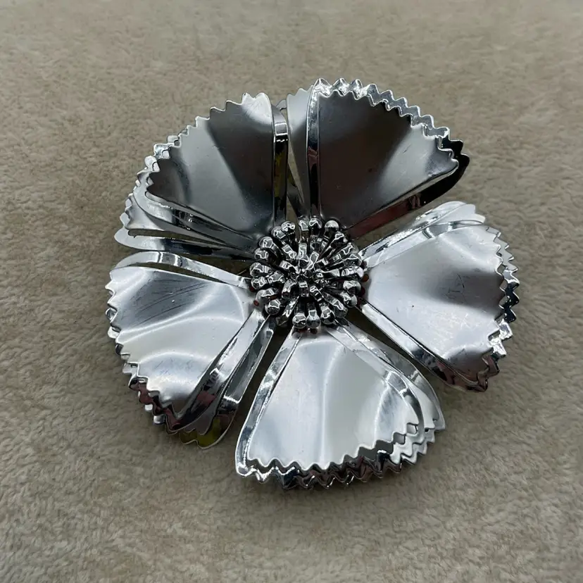 Large Vintage Silver Tone Flower Brooch
