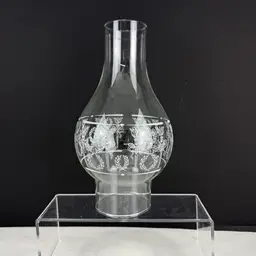 Vintage Oil Lamp Replacement Glass Chimney With White Torch & Wreath Design