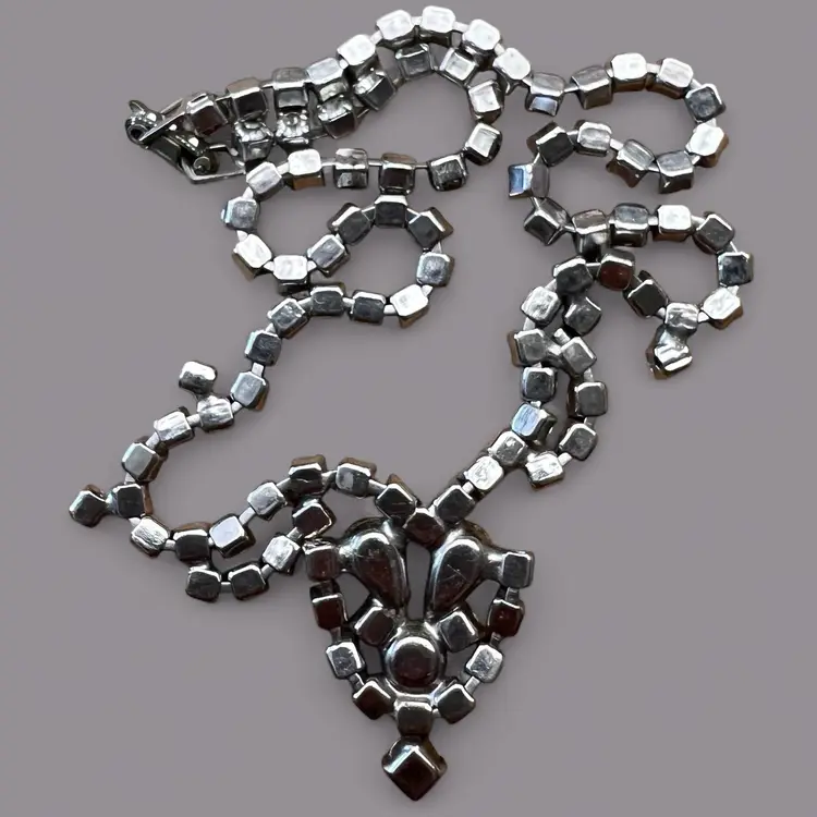 Vintage Rhinestone Necklace 16”