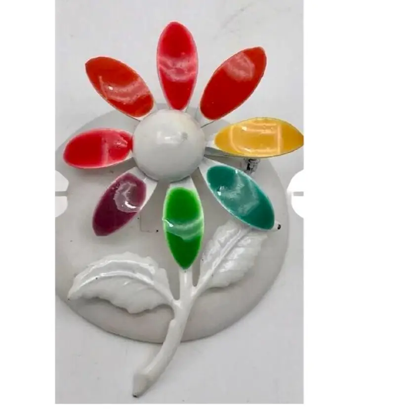 Groovy Flower brooch