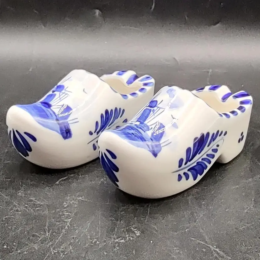 Vtg Set Of Delft Blue Ceramic Clogs