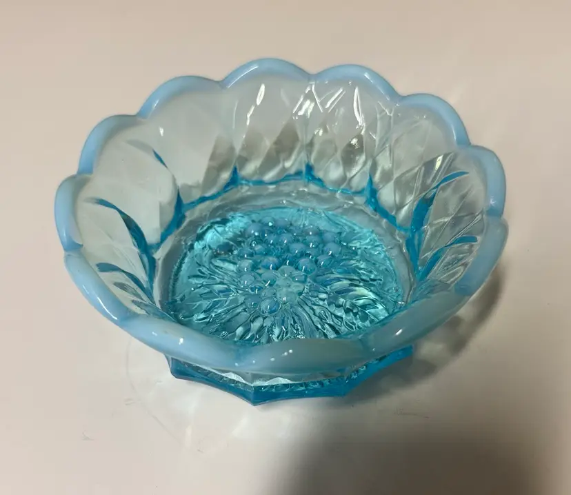 Fenton blue opalescent glass bowl "Grapes and Diamonds" scalloped rim 5.75”