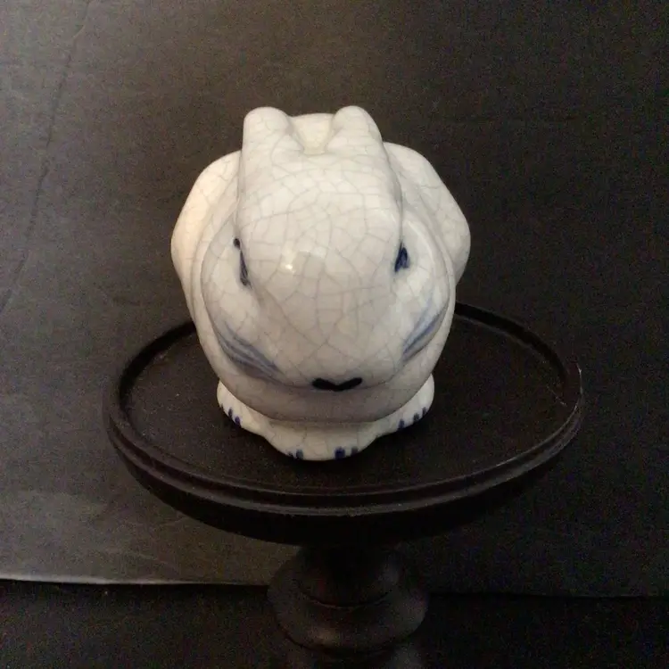 Dedham Pottery Potting Shed Bunny