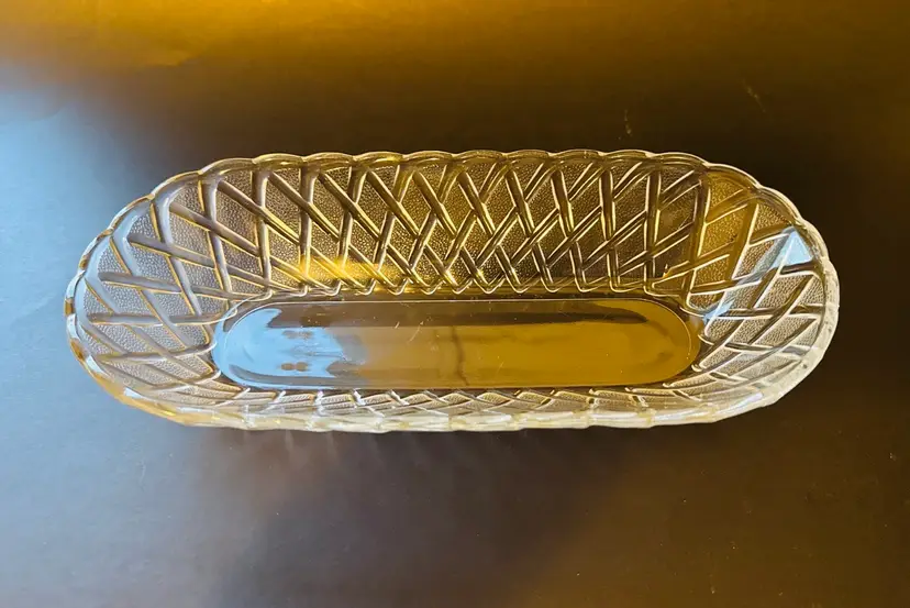Nice Vintage Clear Glass Serving Dish With Basket Weave Pattern