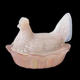 Fenton Pink Iridescent Opalescent Hen On Nest Covered Dish 4.5” Long