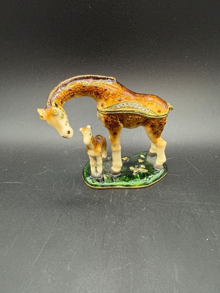 Vintage Giraffe Mom and Baby Trinket Box