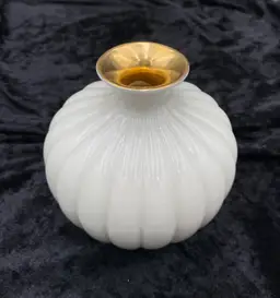 Lenox (USA) Ivory Porcelain Sweetbriar Bud Vase Ribbed, 24K Gold Rim, 4.6", MINT