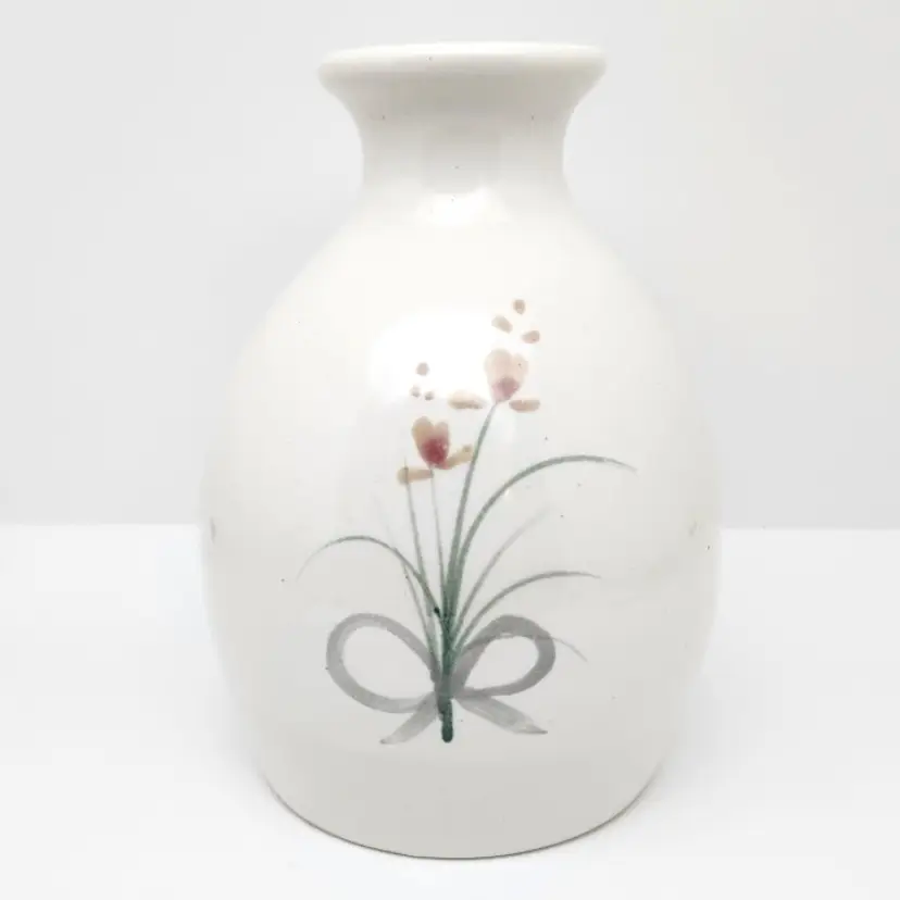Vintage Ceramic Daffodil Bud Vase, White, 5.25" tall