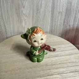 Inv. 6091 Little Leprechaun with Fiddle