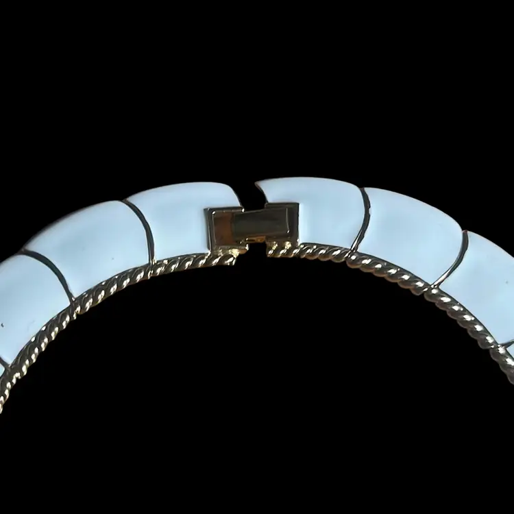 White And Gold Butler Set