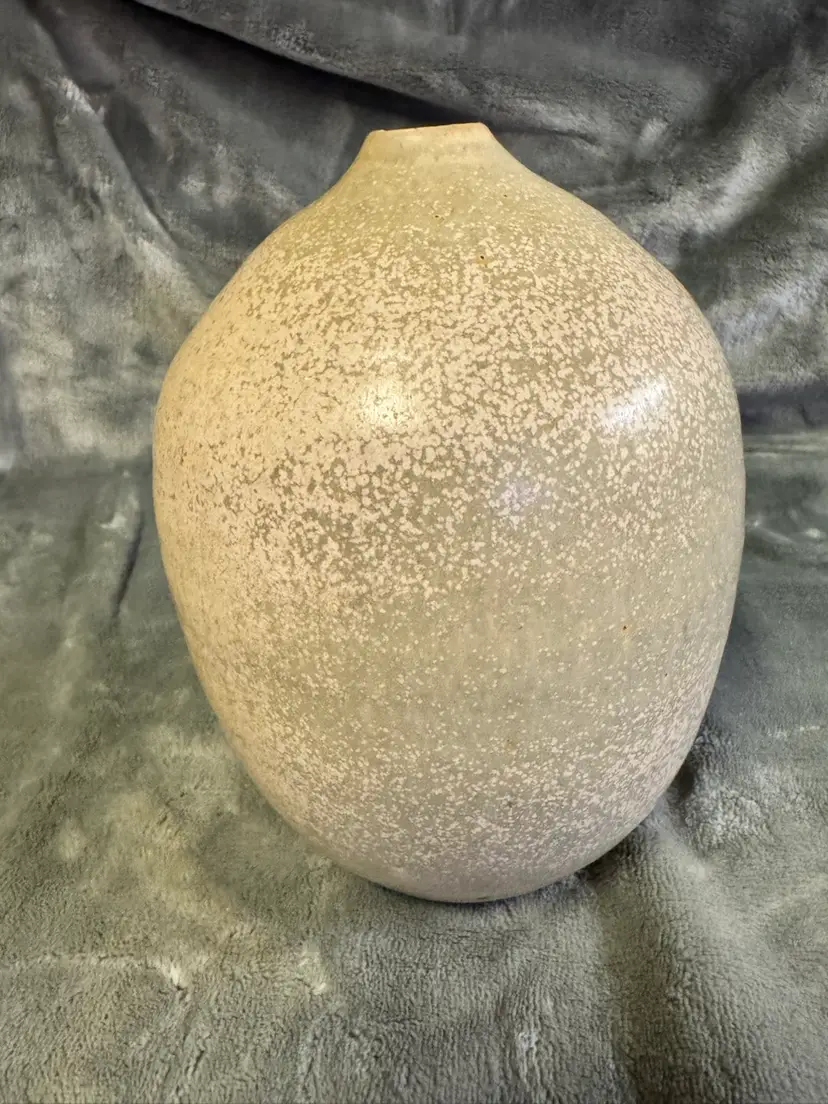 Vintage Hand Thrown Studio Art Pottery Speckled Egg Shaped Vase Beige Signed