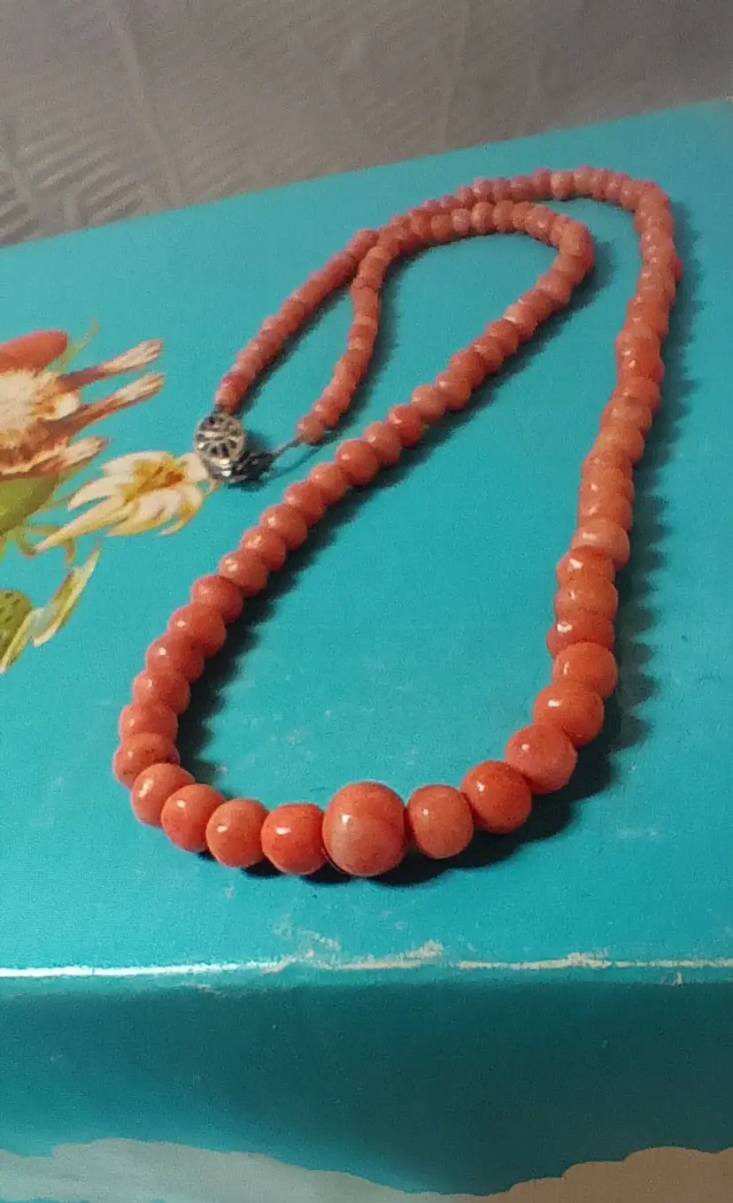 Antique 13" 10K Gold Coral Neckalce