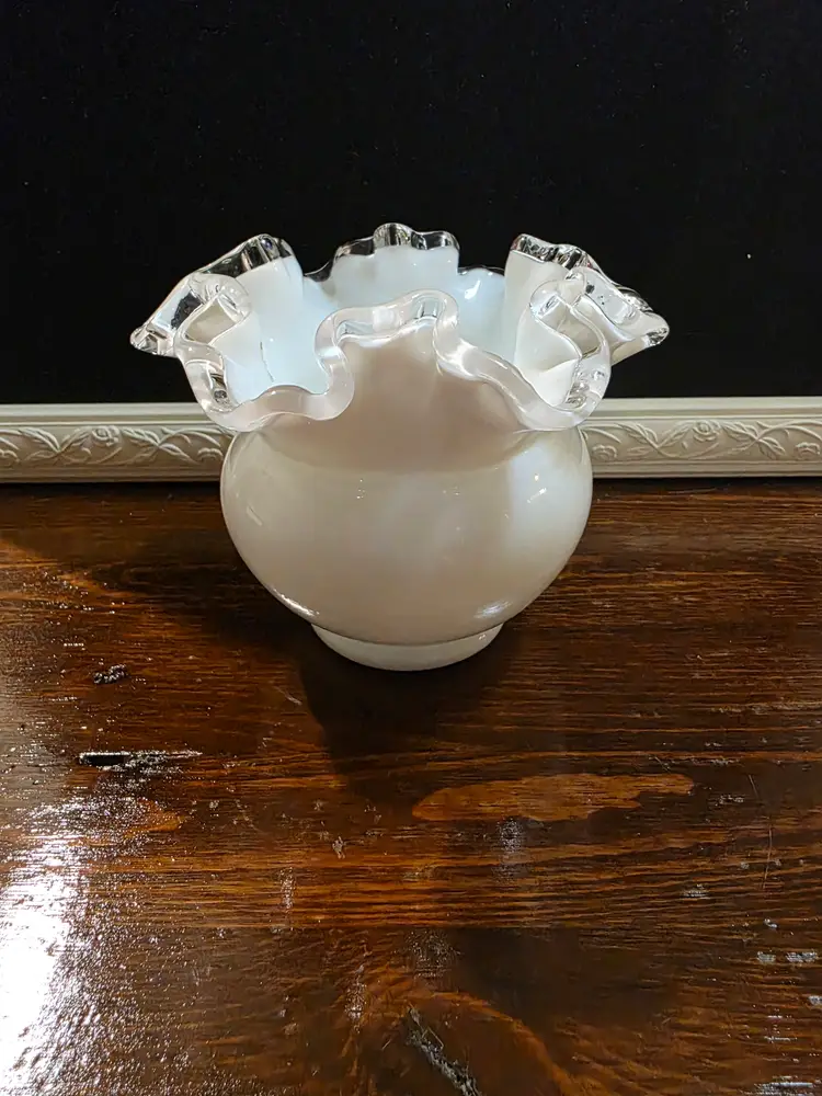 Fenton Glass Sliver Crest Rose Bowl With Ruffled Edge