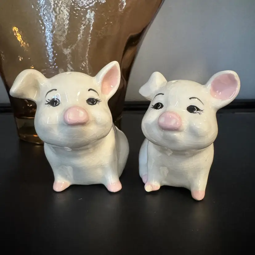 Pig Salt and Pepper Shakers Set White Ceramic Kitchy Kitchen Farmhouse Decor