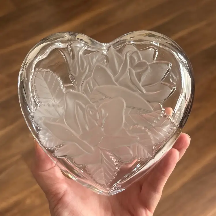 Vintage Mikasa Studio Nova Winter Rose Crystal Heart Shaped Trinket Box