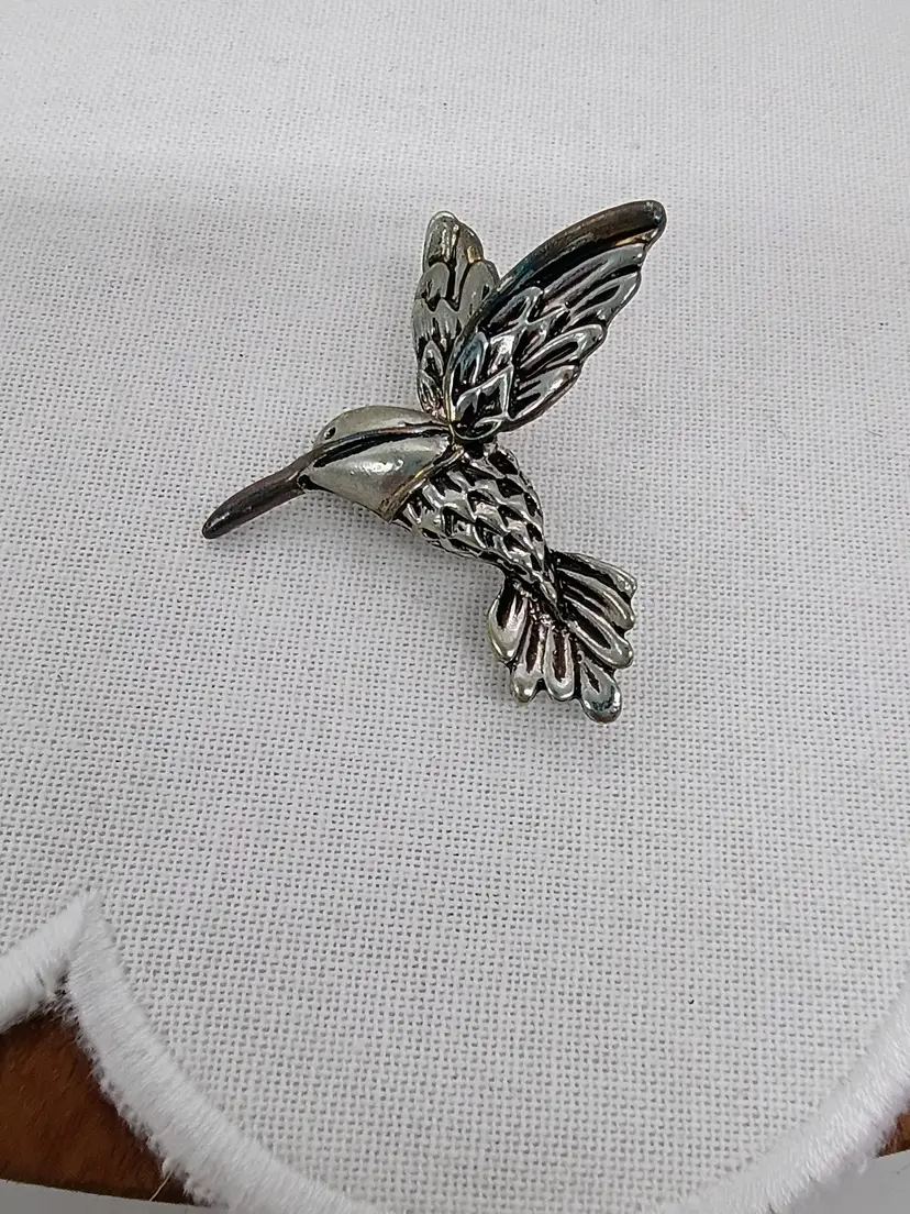 BEST Silver Tone Pewter hummingbird in Flight Brooch Pendant
