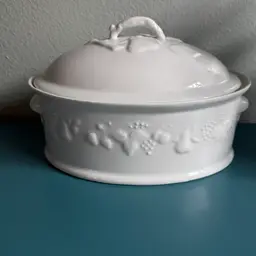Philippe Deshoulieres Limoges France Blanc de Blanc Covered Casserole Dish 2.25qt.