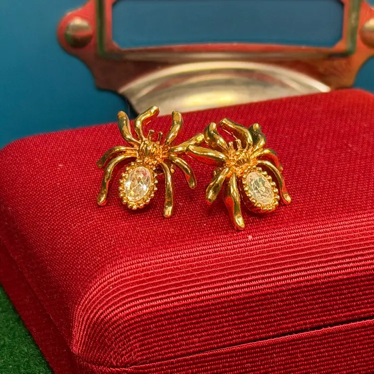 Vintage Avon Itsy Bitsy Spider Stud Earrings Gold Tone & Rhinestone Belly 1994