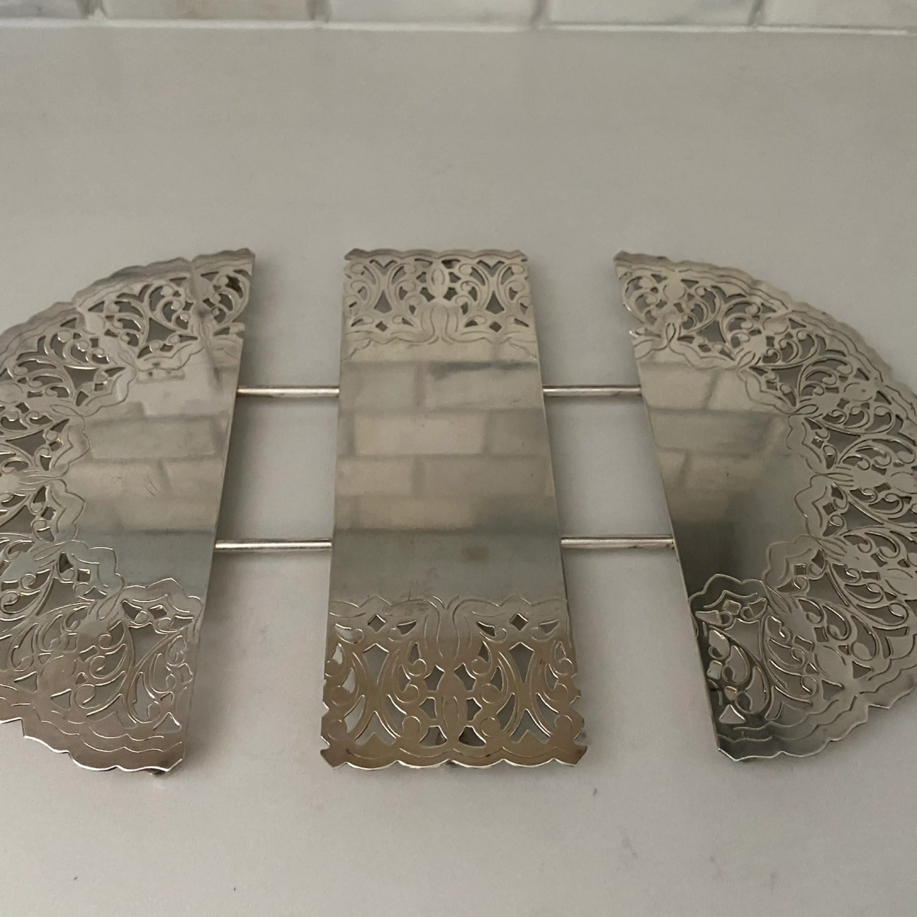 Image 2 of 2