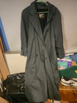 London Fog Womens Trench Coat Green Notch Lapel Belted 12 Vintage Needs Wash