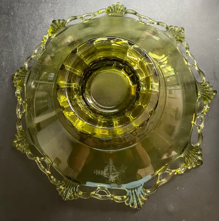 Vintage Westmoreland Avocado Green Ring & Petal Centerpiece Bowl, 11" Diameter