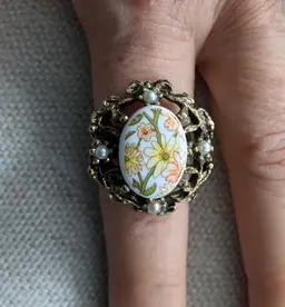 Vintage Adjustable Floral Cabachon Gold Tone Ring With Seed Pearls