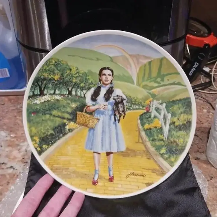 MGM Wizard of Oz, "Over the Rainbow" Collectors Plate ~1st Edition (Knowles)