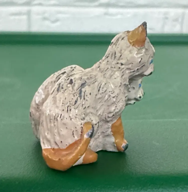 miniature cats figurine Adorable Cream and yellow painted cast iron 1.5”