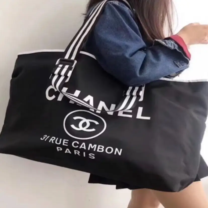 GWP Chanel cambon White / Black Tote