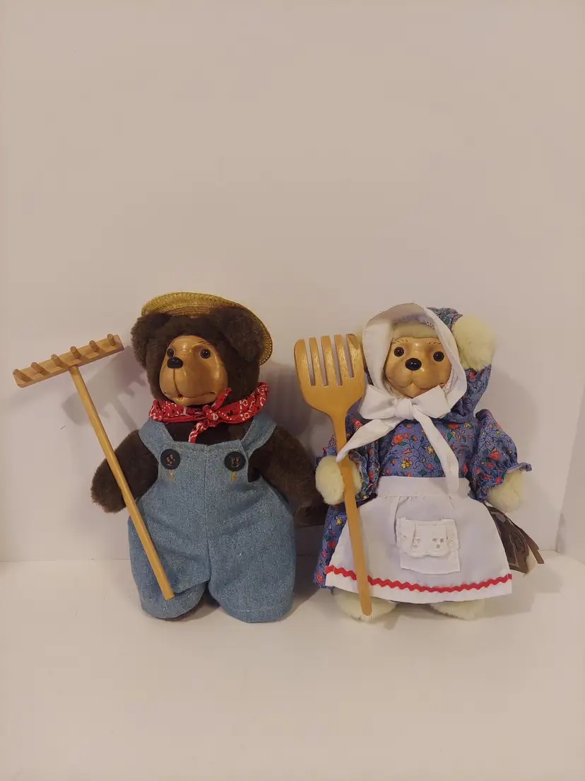 Raikes Carved Wood Teddy Bear Figures Floyd And Fannie Farmer