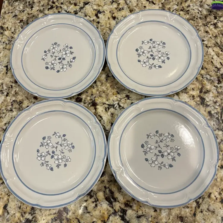 Set of 4 Covington “Avondale” Blue Floral Salad Plates Stoneware Japan 7.5”~ EUC