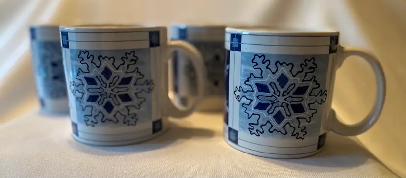 SAKURA WINTER FROST LARGE COFFEE MUGS Set of 4 SNOWFLAKE BLUE & WHITE Mugs