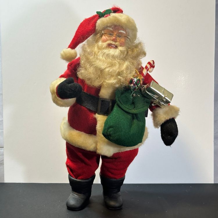 AK256 vintage smiling Santa, felt costume, plastic boots, glasses, 16 inch