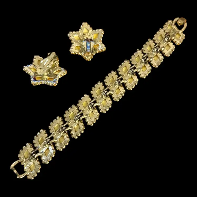 Yellow Thermoset Bracelet and Clip On Earring Set 7”