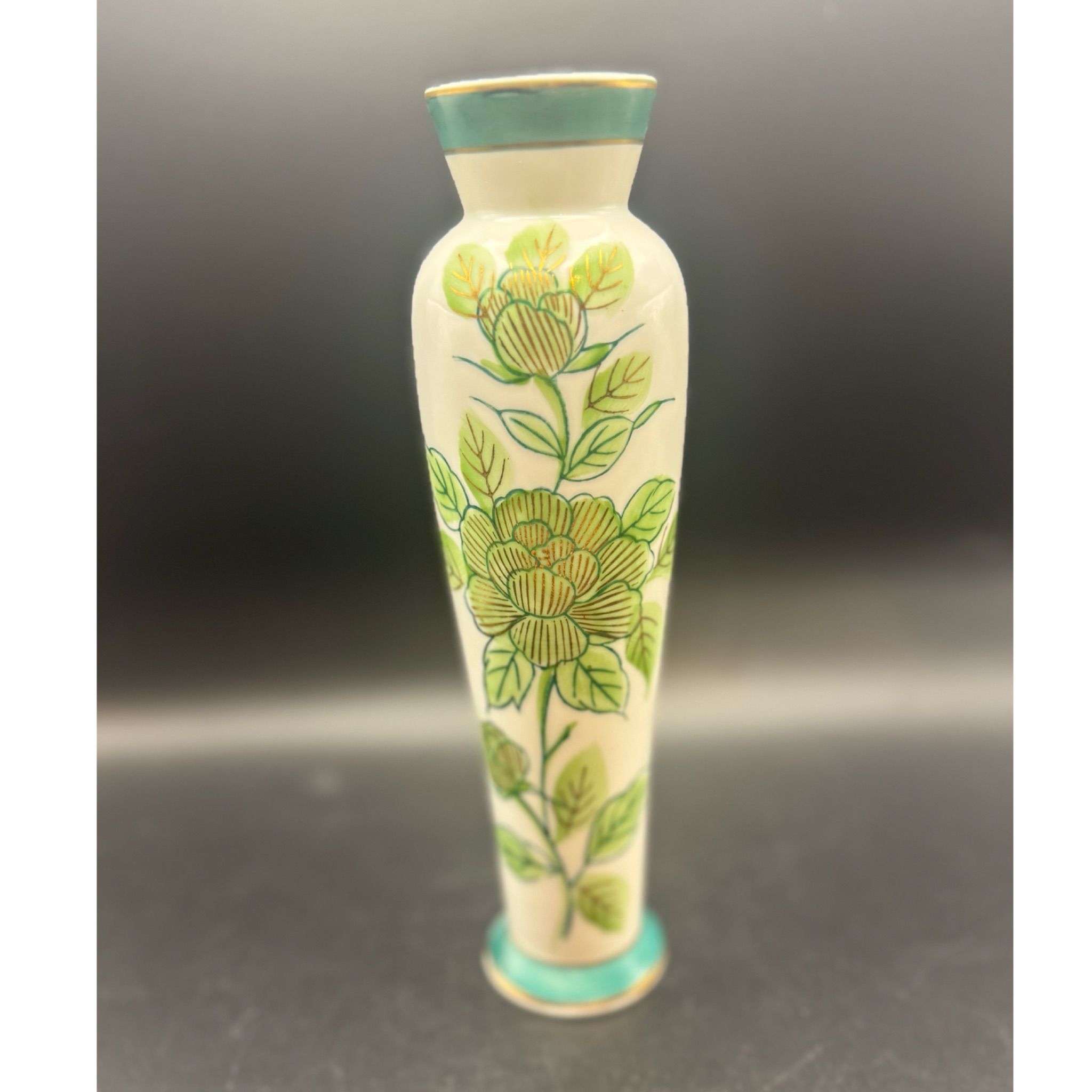 I.E. & C. Co. Japan Hand-Painted Vase 花瓶 Niknax · Vintage Hand-Painted Green Floral Japanese Vase