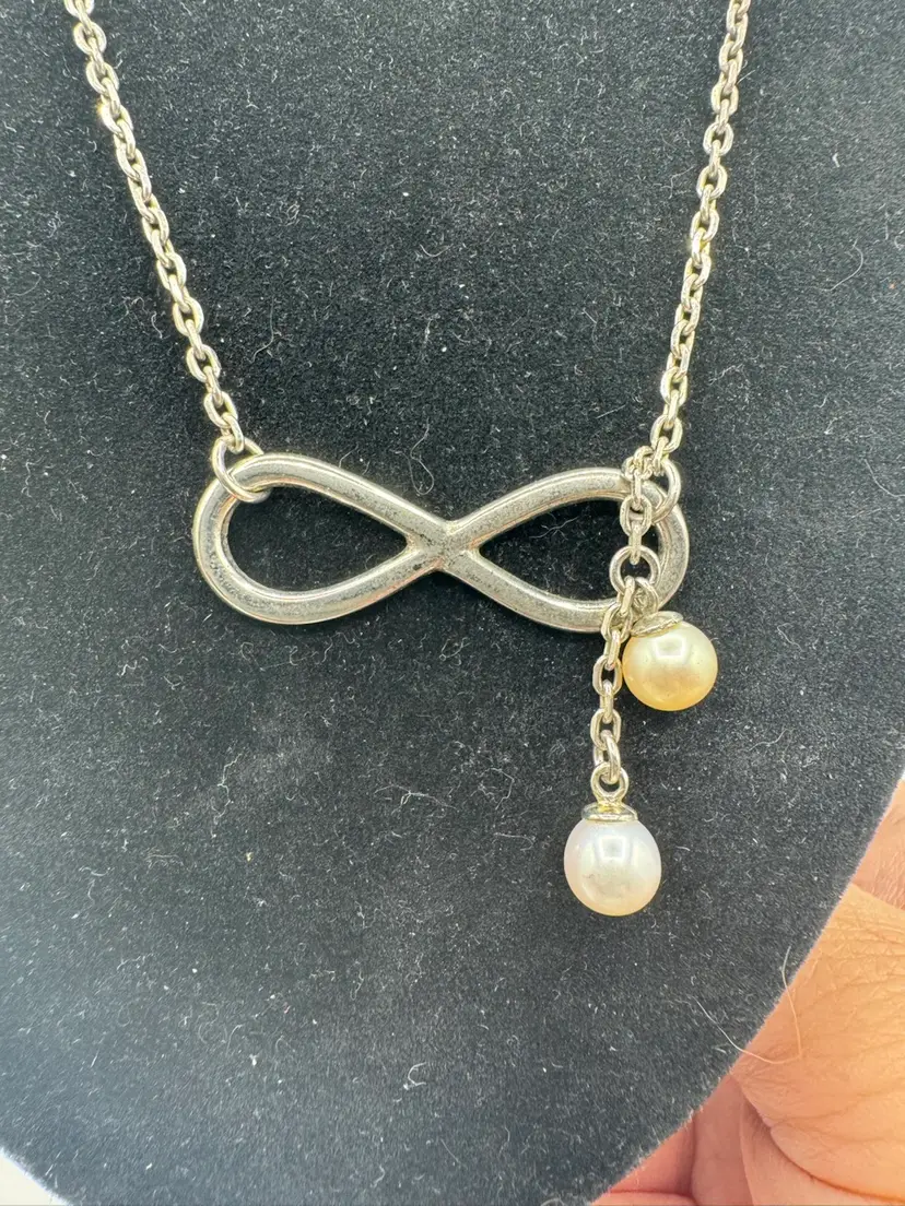 VANTEL PEARLS INFINITE LOVE NECKLACE PEACH & WHITE