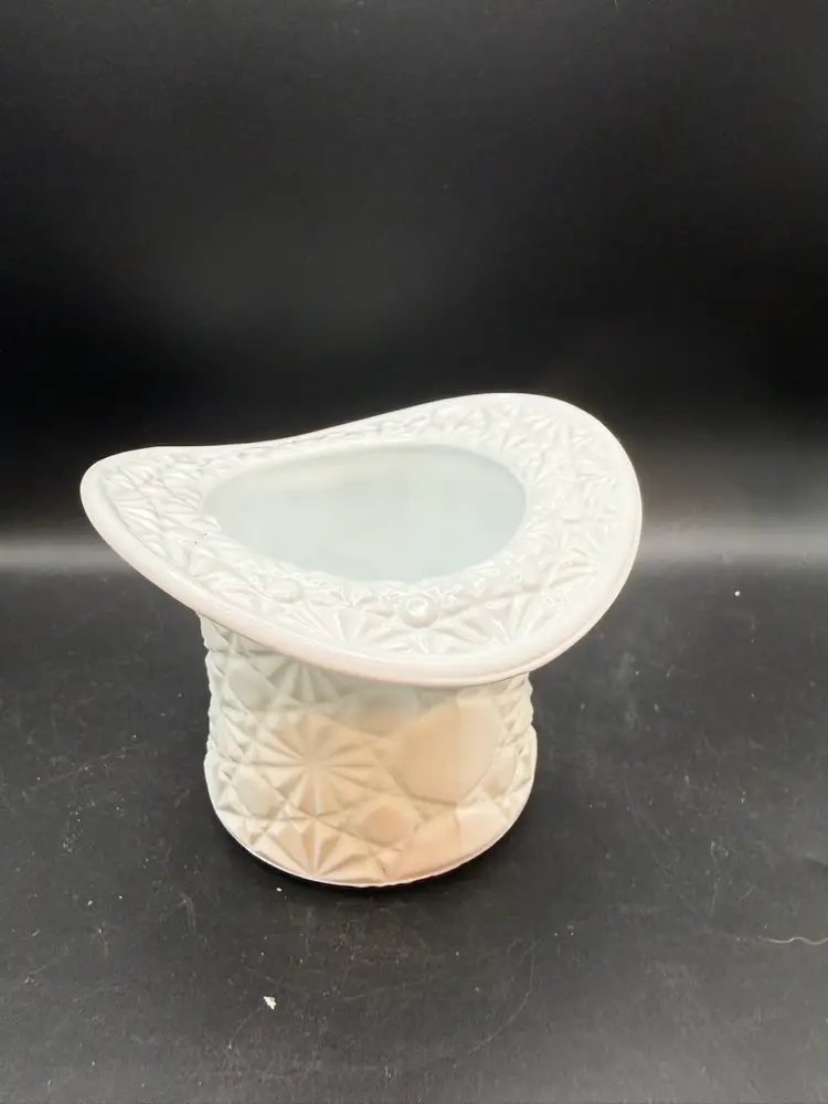 Fenton Milk Glass 'Buttons And Bows' Top Hat - 3 1/2 In