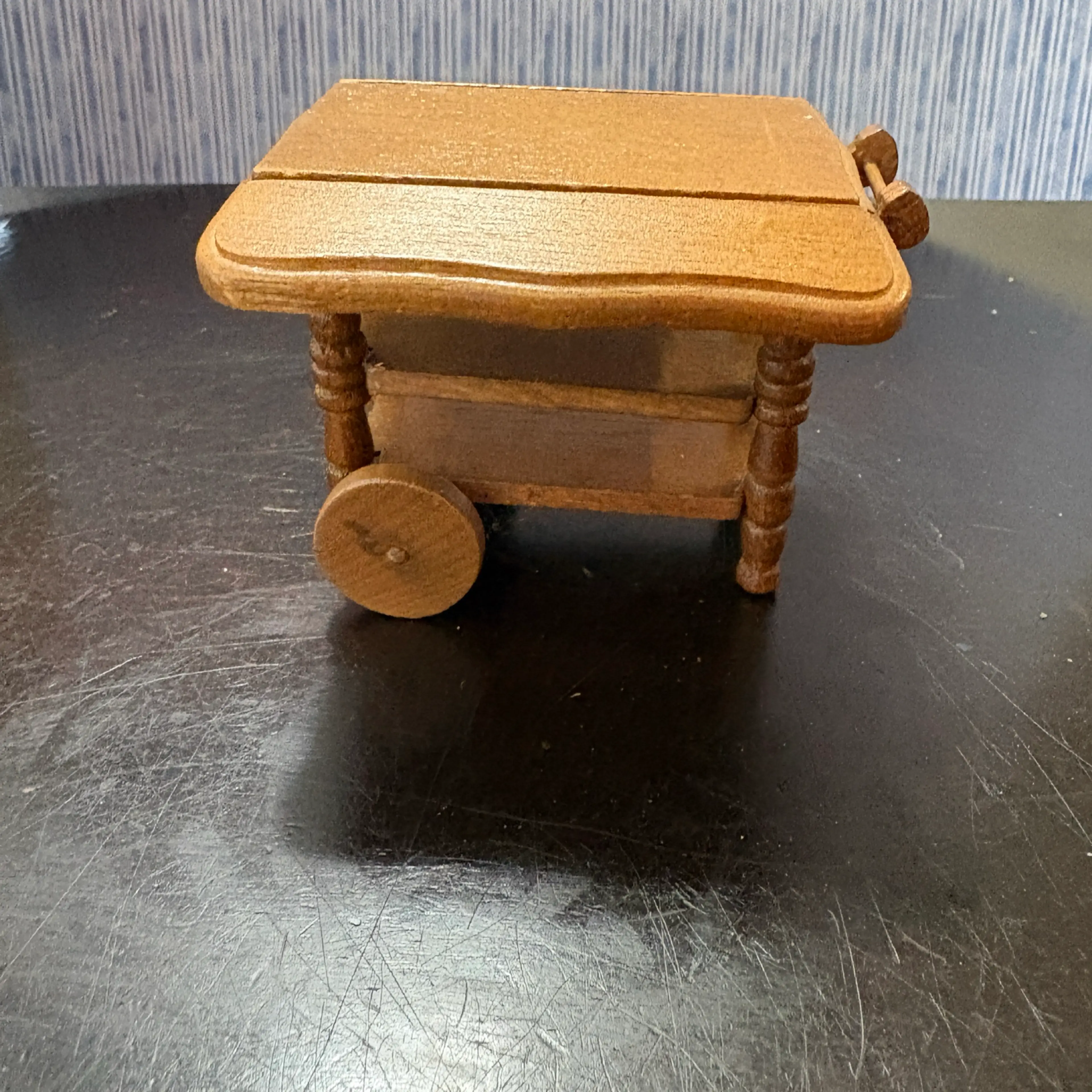Image 2 of 8