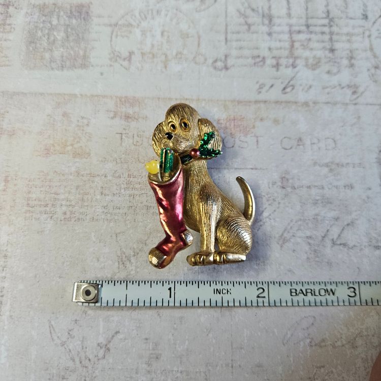 GERRYS  Dog with Stocking Brooch