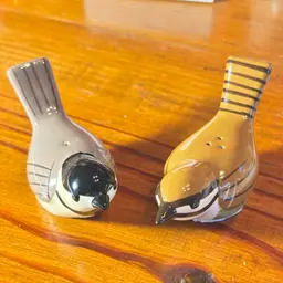 Brown Sparrow Bird Salt & Pepper Shakers Vintage
