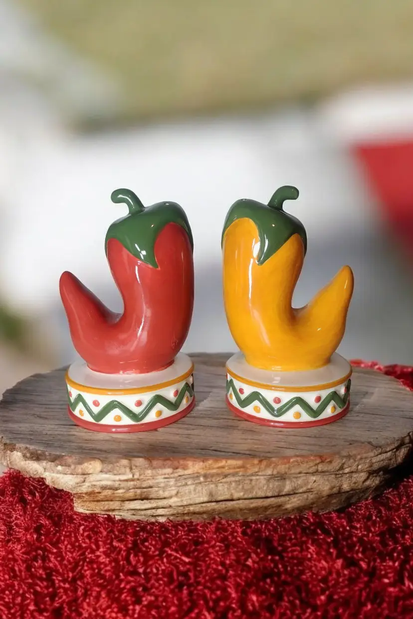 Clay Art Large Porcelain Chili Pepper Salt Pepper Shakers Vtg Fiesta Mexican