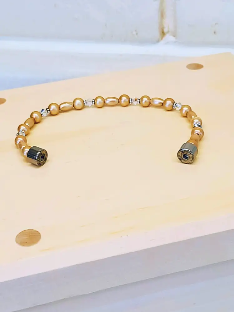 BEIGE GLASS PEARL AND CRYSTAL BEADED OLD MONEY MAGNETIC CLASP BRACELET