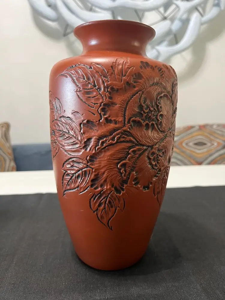 Vintage Tokoname Etched/Carved Floral Red Clay Vase 8.5” Like New Signed