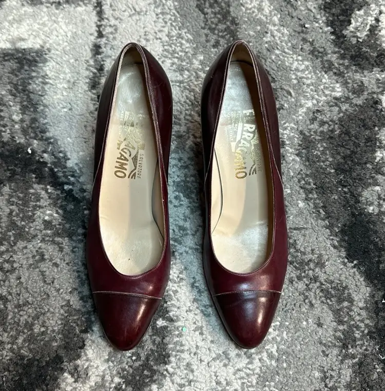 Salvatore Ferragamo Made in Italy Burgundy Dual Tone Heel Size 7.5