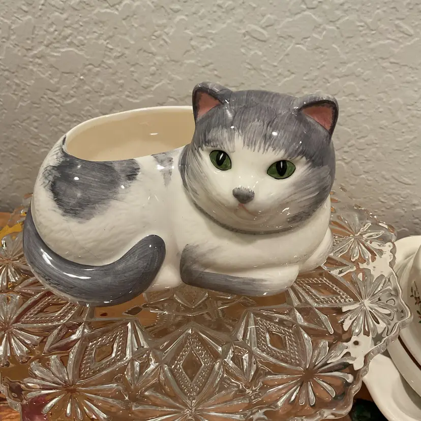 Avon Ceramic Cat Planter