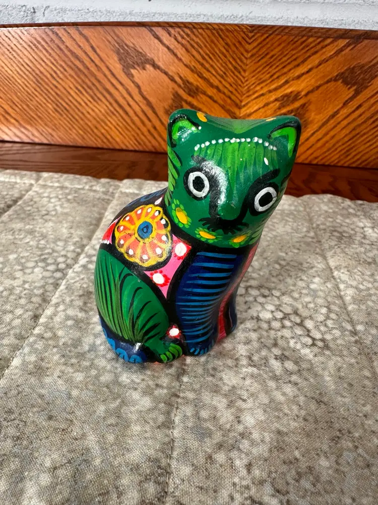 Green Folk art Kitty