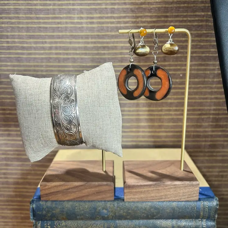 Coordinated Jewelry Set